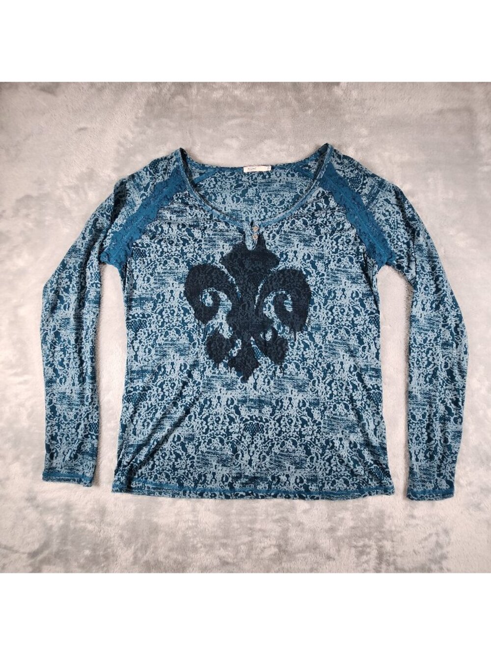 Silver Jeans Henley Tshirt XL Blue Fleur de Lis Raglan Lace Detail Burnout Layer